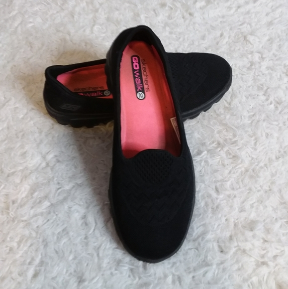 Sketchers go walk 2 black size.6 like new - Picture 1 of 9